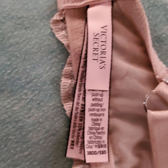 Pink lace bra - Picture 3 of 3